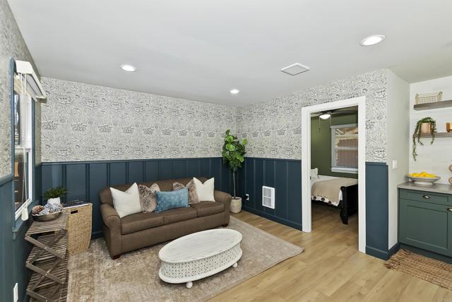 1128 E Country Club Blvd, Big Bear City CA: https://media.crmls.org/mediaz/4aeccb8d-fb77-48b0-acca-704ccff8e725.jpg