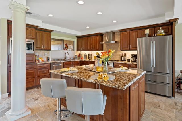 141 Camino Arroyo N, Palm Desert CA: https://media.crmls.org/mediaz/4aed0311-cf39-4a43-b54c-eded9dc30225.jpg