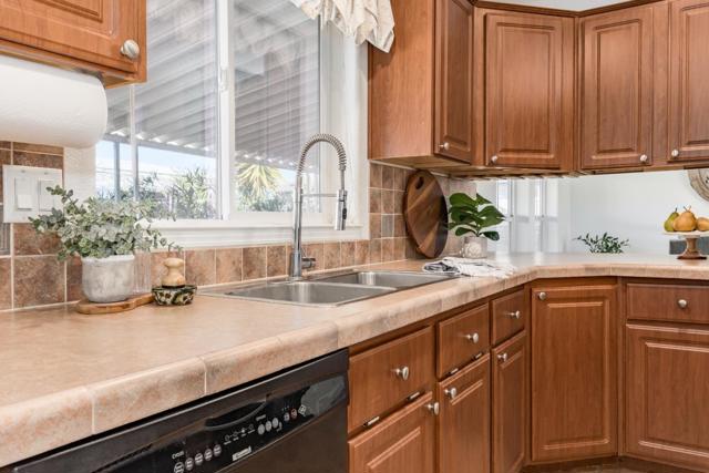 165 Anita Avenue, Aptos CA: https://media.crmls.org/mediaz/4aed8e82-8b42-4a2f-9451-3c99cd62d503.jpg