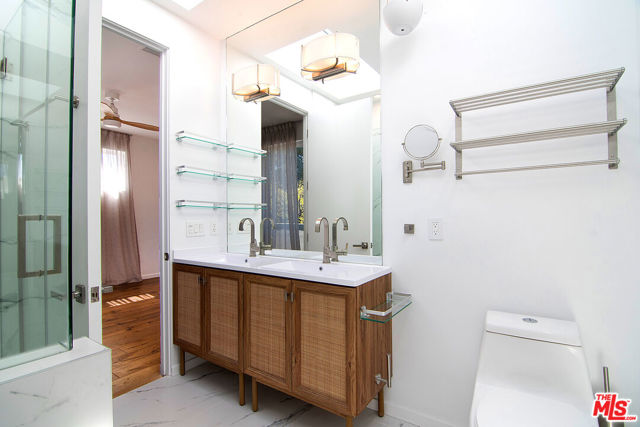1623 S Bedford Street, Los Angeles CA: https://media.crmls.org/mediaz/4aedb9e5-591f-4a9e-95e1-3b9e1aa0f9c9.jpg