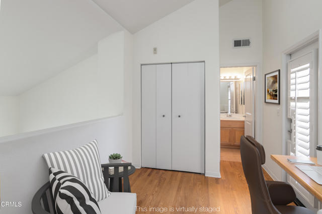 286 N Madison Avenue, Pasadena CA: https://media.crmls.org/mediaz/4aee5465-ca83-46ea-820d-8c07f7310b33.jpg