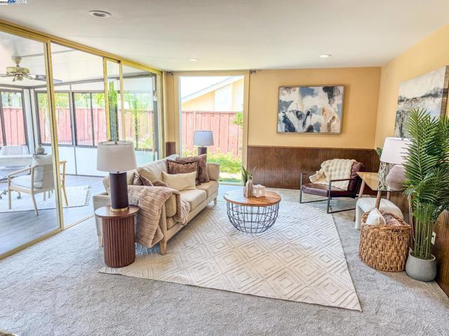 1047 Innsbruck St, Livermore CA: https://media.crmls.org/mediaz/4aee8bc3-7bb4-490c-842c-707b50af9612.jpg