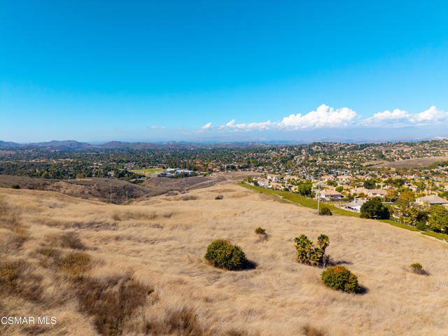 1901 Westlake Boulevard, Westlake Village CA: https://media.crmls.org/mediaz/4aeea28d-9cb5-4741-adc6-5b65571e23de.jpg
