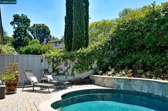 2 Kulani Ln, Pleasant Hill CA: https://media.crmls.org/mediaz/4aeeb37e-ccd8-4255-ac64-5720b5de5149.jpg