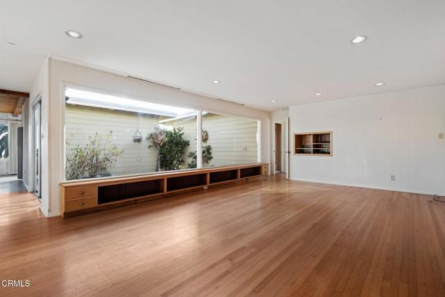 Detail Gallery Image 11 of 59 For 329 Mariposa Dr, Ventura,  CA 93001 - 4 Beds | 3 Baths