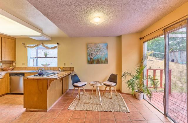 520 Seely Avenue, Aromas CA: https://media.crmls.org/mediaz/4aefe3c2-e81a-4d01-adcf-6121258911e2.jpg