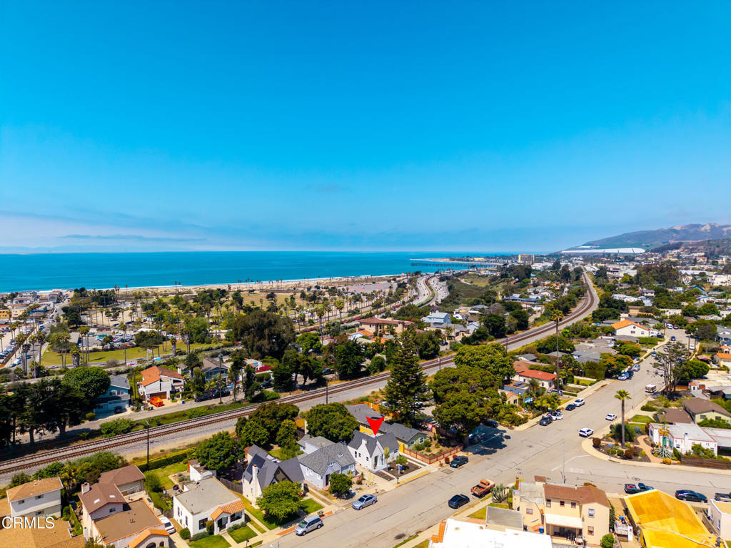 https://media.crmls.org/mediaz/4aeffab8-b0cb-4a22-a2bc-45f4b51f834b.jpg?preset=X-Large