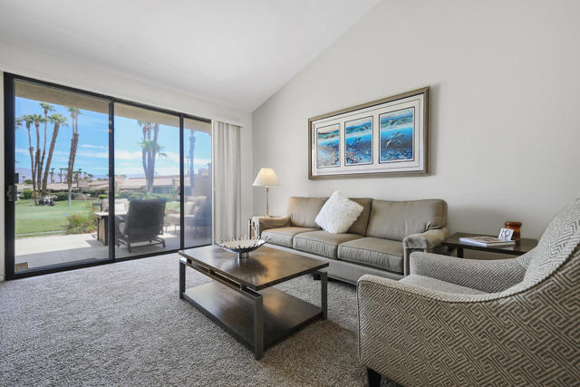 76790 Chrysanthemum Way, Palm Desert CA: https://media.crmls.org/mediaz/4af03441-90e2-463f-8b18-2f955b726ce8.jpg