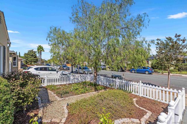 4730 Winona Ave, San Diego CA: https://media.crmls.org/mediaz/4af0a386-2531-4d68-836f-6bce7d120a56.jpg