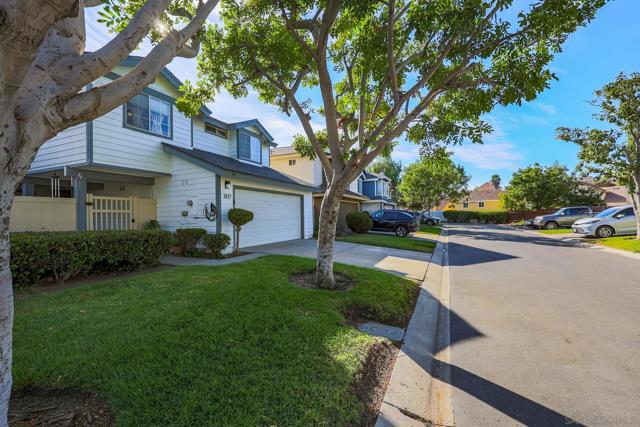 7837 Goode St, San Diego CA: https://media.crmls.org/mediaz/4af0b43a-86aa-40a3-a968-d166fd1a896d.jpg