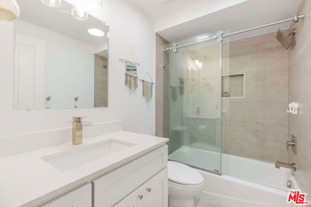 4734 La Villa Marina, Marina del Rey CA: https://media.crmls.org/mediaz/4af10390-96ea-47fa-a640-3f007e4f19c5.jpg