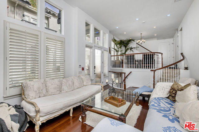 6021 Dawn, Playa Vista CA: https://media.crmls.org/mediaz/4af1b30a-fe99-4bfa-acbe-b6a29adab93b.jpg