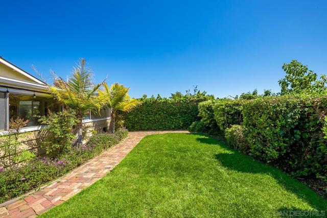 4464 Kamloop Ave, San Diego CA: https://media.crmls.org/mediaz/4af2620f-49b3-4b4a-9c6c-249c6277f82a.jpg