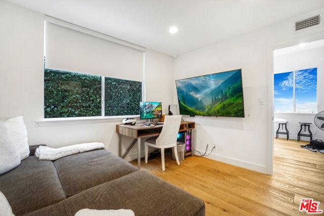3485 Ridgeford Drive, Westlake Village CA: https://media.crmls.org/mediaz/4af284fd-eaf9-4f08-be78-4a75ab0e91db.jpg