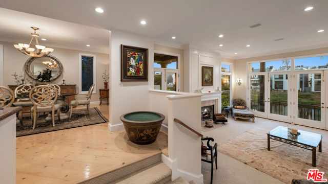 5105 Via Donte, Marina del Rey CA: https://media.crmls.org/mediaz/4af29069-dc5f-465c-b6f8-2f53d5e80af0.jpg