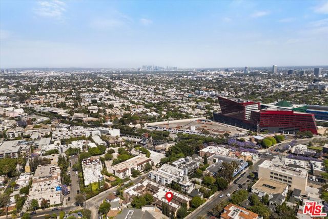 853 Larrabee Street, West Hollywood CA: https://media.crmls.org/mediaz/4af31b07-449f-4766-bdee-59176a627059.jpg
