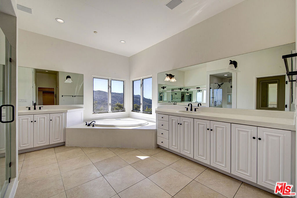MLS #26867147 image #32