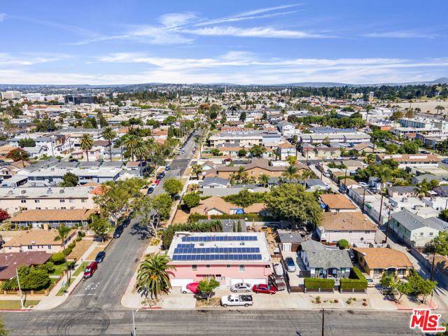 724 S Flower Street, Inglewood CA: https://media.crmls.org/mediaz/4af34359-e941-4440-9ec0-fae4d8ec89d0.jpg