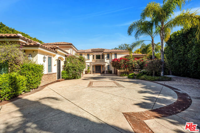 14933 Sutton Street, Sherman Oaks CA: https://media.crmls.org/mediaz/4af3bf51-585e-4580-9a26-649b3ef68810.jpg