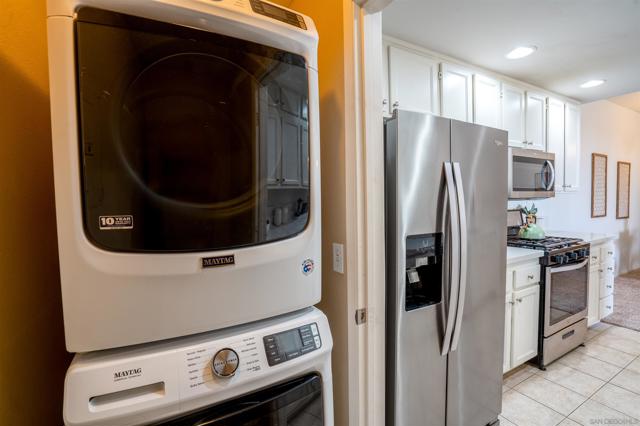 1344 Paizay Pl, Chula Vista CA: https://media.crmls.org/mediaz/4af3f1ee-49e5-4770-9338-75308eabb0d5.jpg