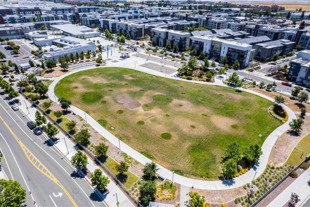Image 40 of 45 For 44867 Grimmer Blvd  300