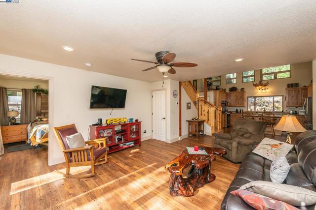 851 Mountain Aire Lane, Trinity Center CA: https://media.crmls.org/mediaz/4af51d00-7585-42d2-a7c5-f4ee0caa839d.jpg