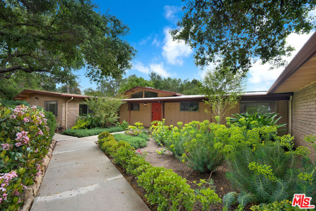 918 Palomar Road, Ojai CA: https://media.crmls.org/mediaz/4af52d53-6a6a-489a-afaf-ee84d97682ef.jpg