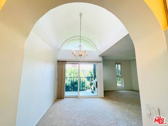 11789 Montana Avenue, Los Angeles CA: https://media.crmls.org/mediaz/4af53b20-c602-4726-bdce-36c43ddff360.jpg