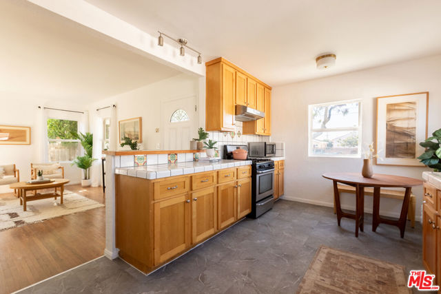 2722 Marine Avenue, Gardena CA: https://media.crmls.org/mediaz/4af5d8dd-05c1-47f5-84ec-84acbf4d33a1.jpg