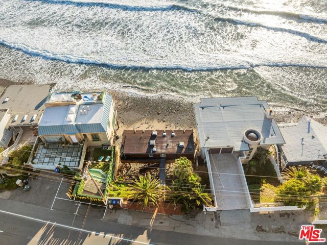 43000 Pacific Coast Highway, Malibu CA: https://media.crmls.org/mediaz/4af5f7b5-0c08-41e1-b511-96312d0ac721.jpg