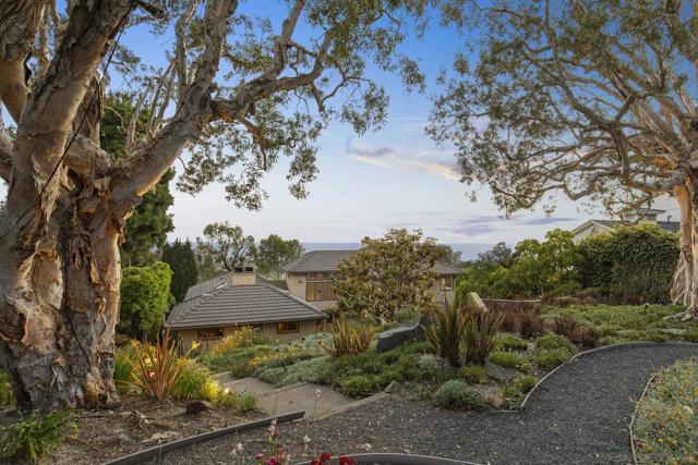 7207 Fairway Rd, La Jolla CA: https://media.crmls.org/mediaz/4af6810f-3b1c-4d3d-a30e-d41321e2c39e.jpg