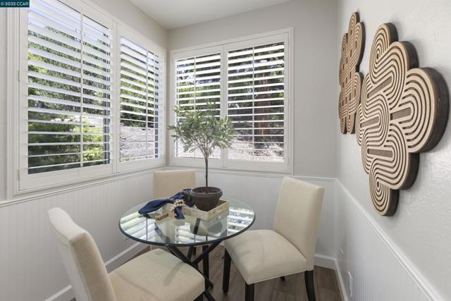 1285 Avenida Sevilla, Walnut Creek CA: https://media.crmls.org/mediaz/4af68434-7e57-4c8a-a046-16d165f0c522.jpg