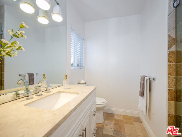 5417 Allott Avenue, Sherman Oaks CA: https://media.crmls.org/mediaz/4af6be17-1b8c-45b6-abc8-c9ff02d88955.jpg