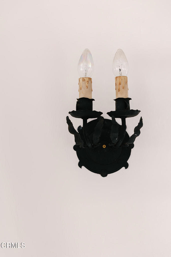 https://media.crmls.org/mediaz/4af7030c-77fc-46df-8b28-92adcf692580.jpg?preset=X-Large