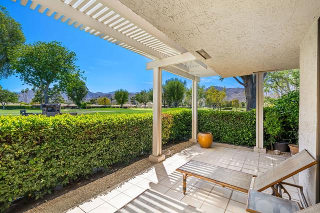 26 Stanford Drive, Rancho Mirage CA: https://media.crmls.org/mediaz/4af76e5a-4284-4423-aeab-8bce3678ea01.jpg