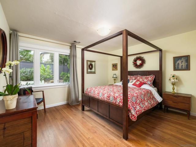 548 Tarento Dr, San Diego CA: https://media.crmls.org/mediaz/4af7f9e4-53f5-42c3-ae5a-5909085cbc40.jpg