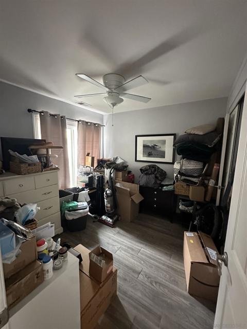 1943 45 Coast Blvd, Del Mar CA: https://media.crmls.org/mediaz/4af86aa9-57f9-461d-afdc-a78cb7e9bc8f.jpg