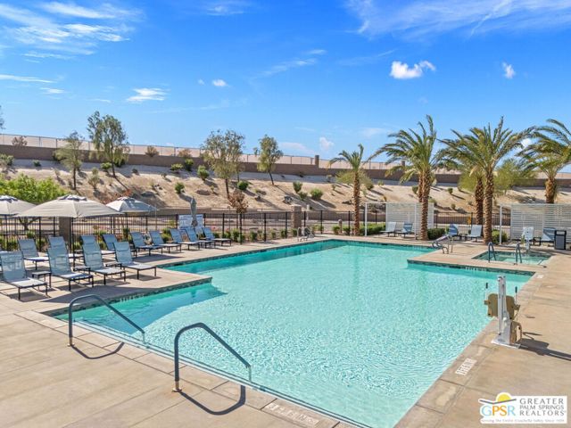 41171 Emory Lane, Palm Desert CA: https://media.crmls.org/mediaz/4af8aa3c-157e-4016-a2fe-99e9c38bf2a6.jpg