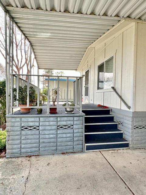 2885 Moss Hollow Drive, San Jose CA: https://media.crmls.org/mediaz/4af9681f-1e16-4367-be87-ecbe75b3cafa.jpg
