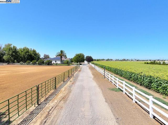 3335 Kellogg Creek Rd, Byron CA: https://media.crmls.org/mediaz/4af9b7bb-2611-4883-b4a2-38ece9fed119.jpg