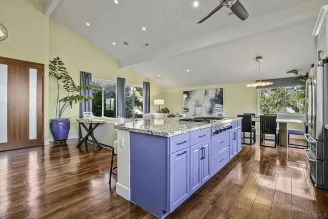12902 Biscayne Cove, Del Mar CA: https://media.crmls.org/mediaz/4af9c194-a232-4948-a083-cc88f19fd044.jpg