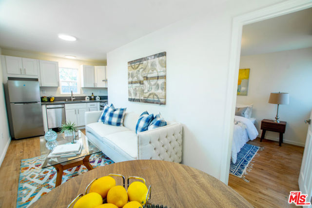 17209 Stagg Street, Van Nuys CA: https://media.crmls.org/mediaz/4afa39a8-2887-42a1-9517-2e7352ec5110.jpg