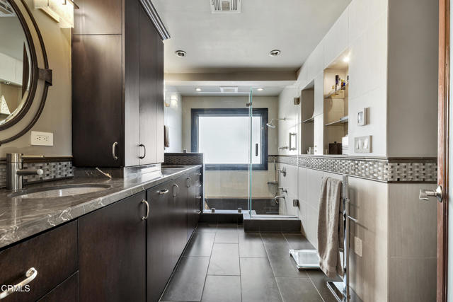 9999 Wornom Avenue, Sunland CA: https://media.crmls.org/mediaz/4afa46de-f22a-4fcf-b63f-5310a4bb6ee6.jpg