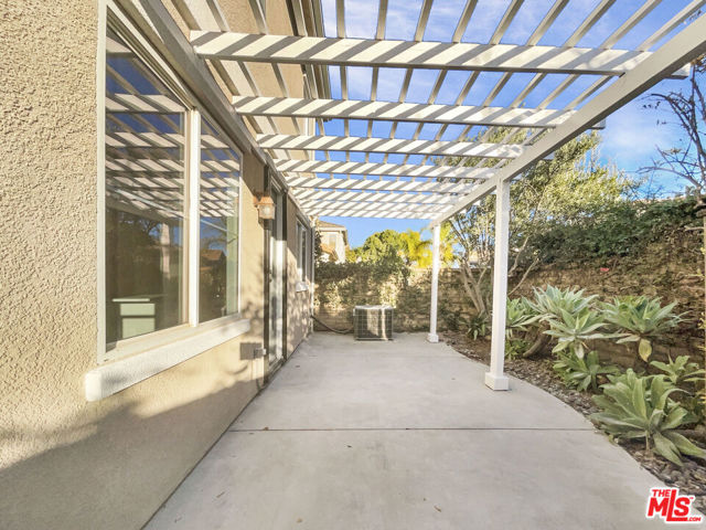 24130 Tango Drive, Valencia CA: https://media.crmls.org/mediaz/4afa62f0-b9a5-418c-b889-17e232101523.jpg