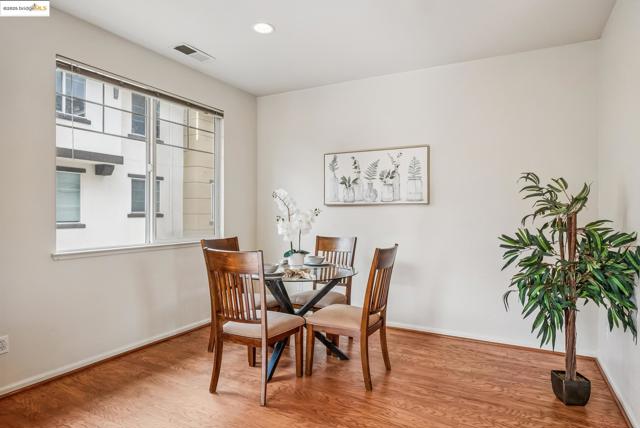 1861 Parkside Dr, Concord CA: https://media.crmls.org/mediaz/4afa9704-1599-422e-b9de-9bcbb7ba755b.jpg