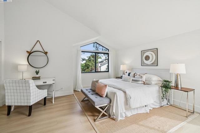 101 Carob Ln, Alameda CA: https://media.crmls.org/mediaz/4afab0b4-6497-4767-a444-dd77c9fafd35.jpg