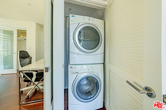 600 S Ridgeley Drive, Los Angeles CA: https://media.crmls.org/mediaz/4afb0b6e-e89c-493b-9c2e-46db4d53df5e.jpg