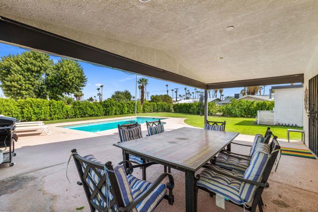 42905 Texas Avenue, Palm Desert CA: https://media.crmls.org/mediaz/4afb5c52-0afb-4c49-85ae-f4f669d5013c.jpg