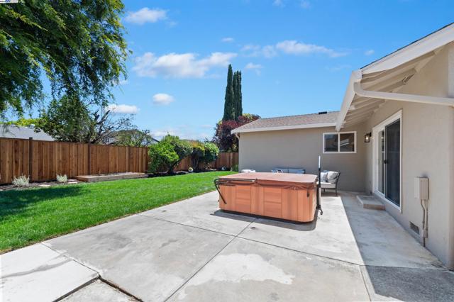 4531 Harper Ct, Pleasanton CA: https://media.crmls.org/mediaz/4afc90fa-d782-4776-978f-7e43a571ba2a.jpg