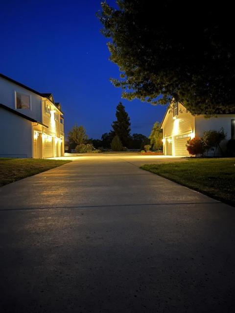 475 Torrano Court, Hollister CA: https://media.crmls.org/mediaz/4afcce33-ce33-4778-89ce-a67c1b89a559.jpg